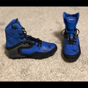 Boys under Armour football cleats